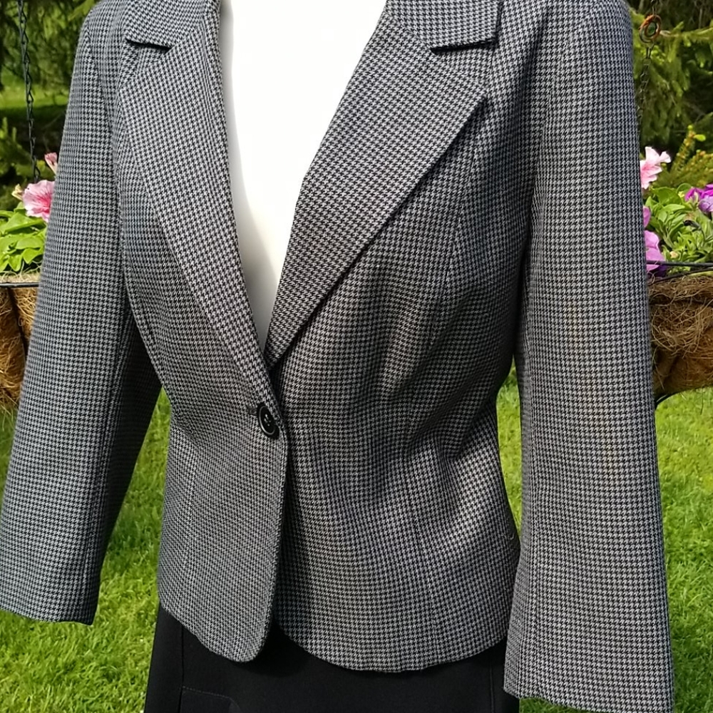 H&M Houndstooth blazer. Size 8